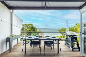 Dutchies By The Sea, 2 61 Christmas Bush Ave - Spectacular views, close to the beach, Wi-Fi Nelson Bay